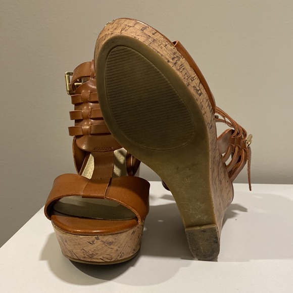 GUESS Faux Leather Platform Wedge Sandal - Picture 7 of 9